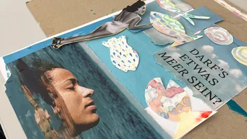 Collage mit Fischen, Wolken, liegender Figur.