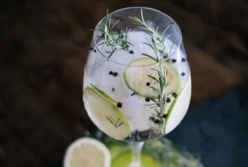 Gin-Tasting mit Brennereiführung in Köln