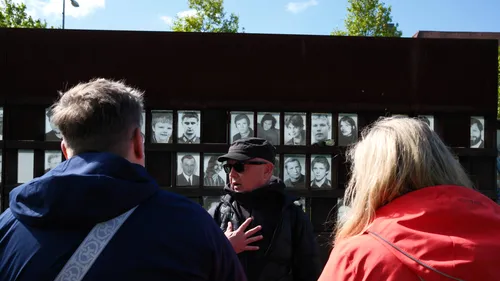 Gruppentour Berliner Mauer mit Insider in Berlin
