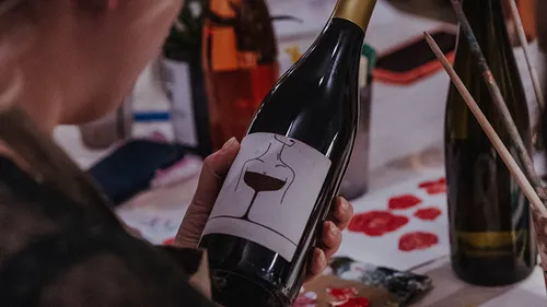Design a wine label & taste wine in Cologne