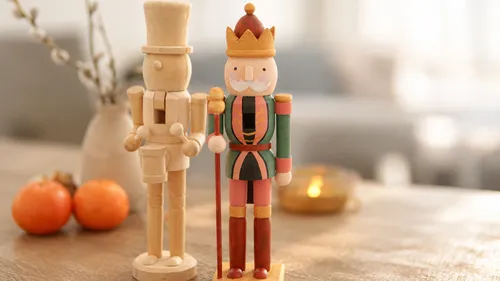 Painting Nutcrackers in Hamburg