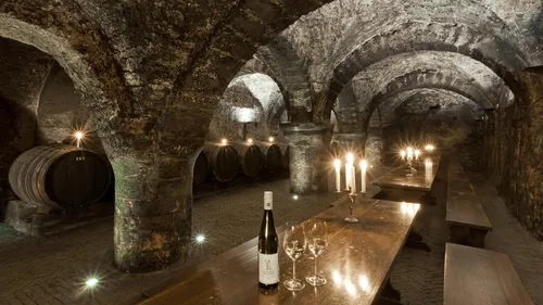 Kellerentdeckerführung in Trier: Weinprobe im Weinkeller