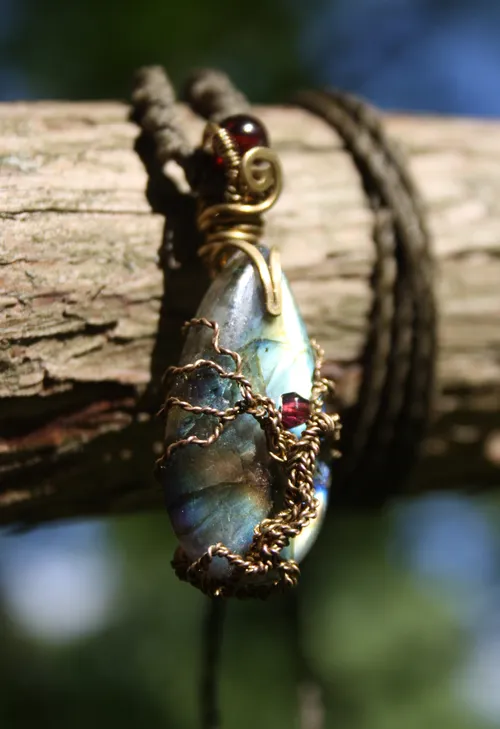 Schmuck-Workshop mit Draht und Makramee in Augsburg