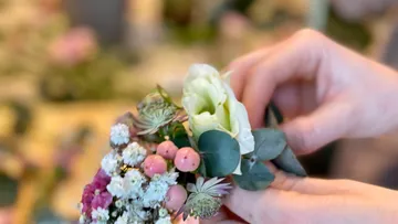 Wreath tying workshop