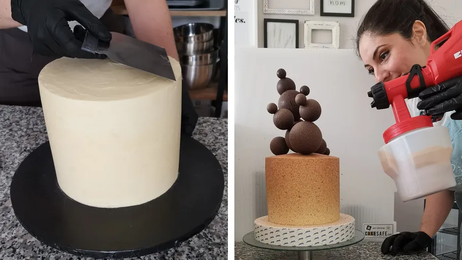 Konditor schneidet Kuchen, während eine andere dekoriert.