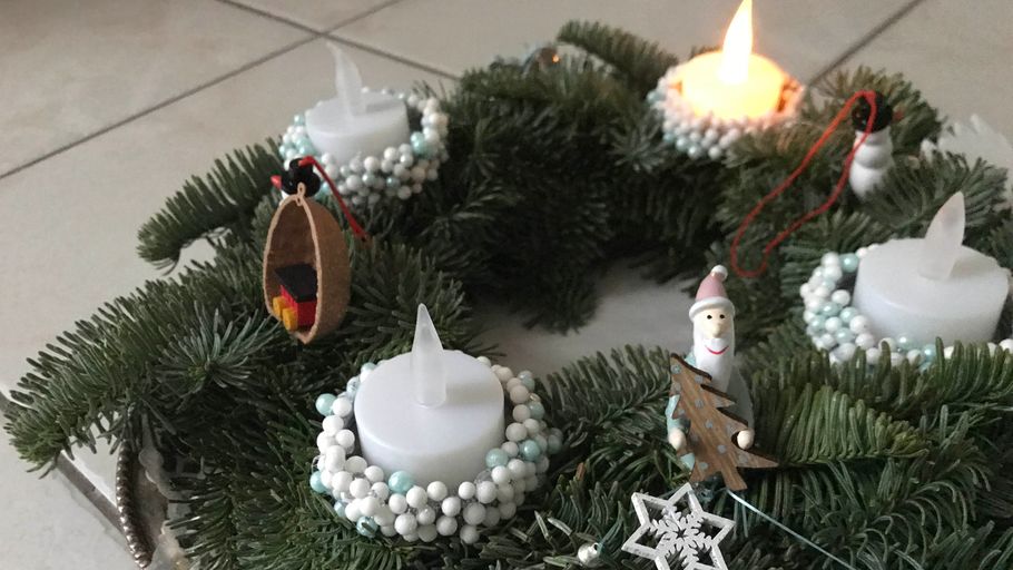Adventskranz-Workshop mit Glühwein in Leipzig