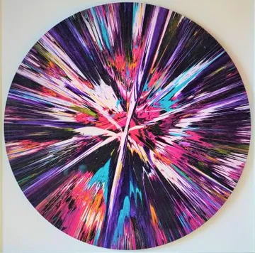 Bunter runder Kunstkreis strahlt lebendige Farben aus.