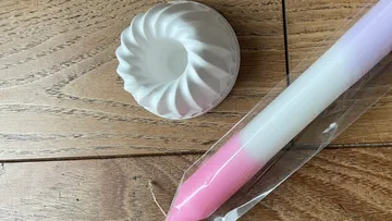 Dip dye candle
