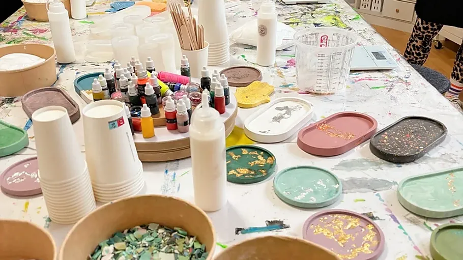 jesmonite_in_progress_bardocat