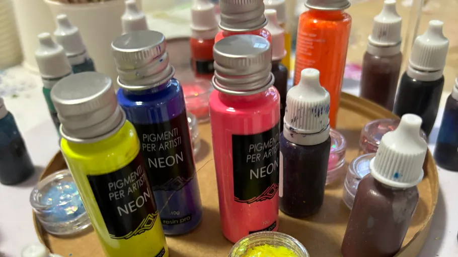 Jesmonite_dye_bardokat