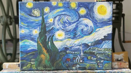Ein Gemälde zeigt wirbelnde Sterne über einem Dorf.