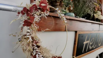 Trockenblumen mit Rotem Eukalyptus