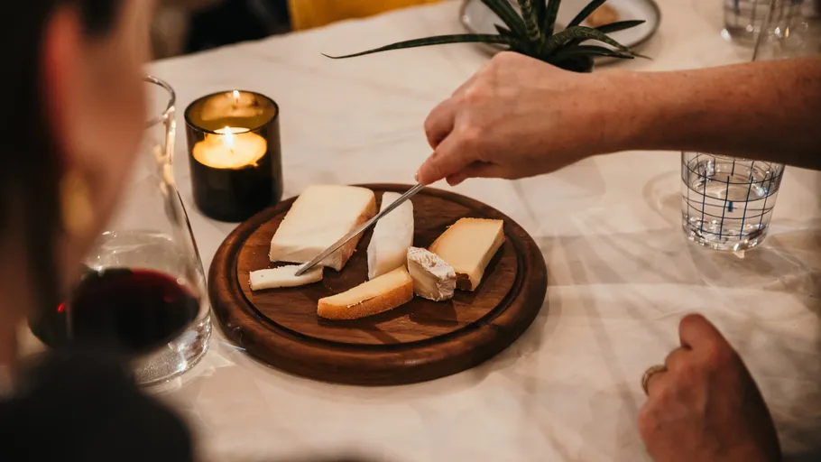 Wine & cheese tasting in Munich-Maxvorstadt