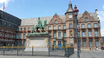 Stadtrallye Düsseldorf - auf den Spuren der deutschen Revolution durch Düsseldorf