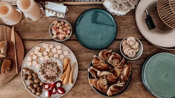Snacks & drinks