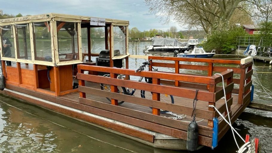 Staggart Rft BBQ Raft Tour on the Neckar in Stuttgart | konfetti