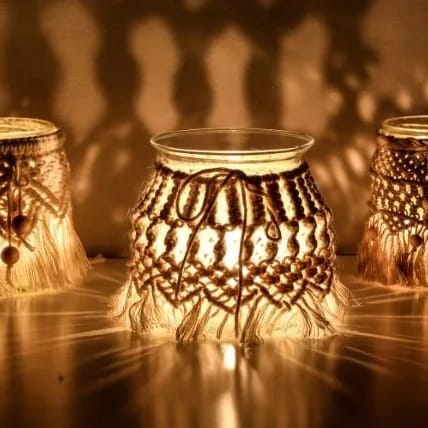 Licht und Knoten: Makramee-Windlichter knüpfen in Wolfsburg