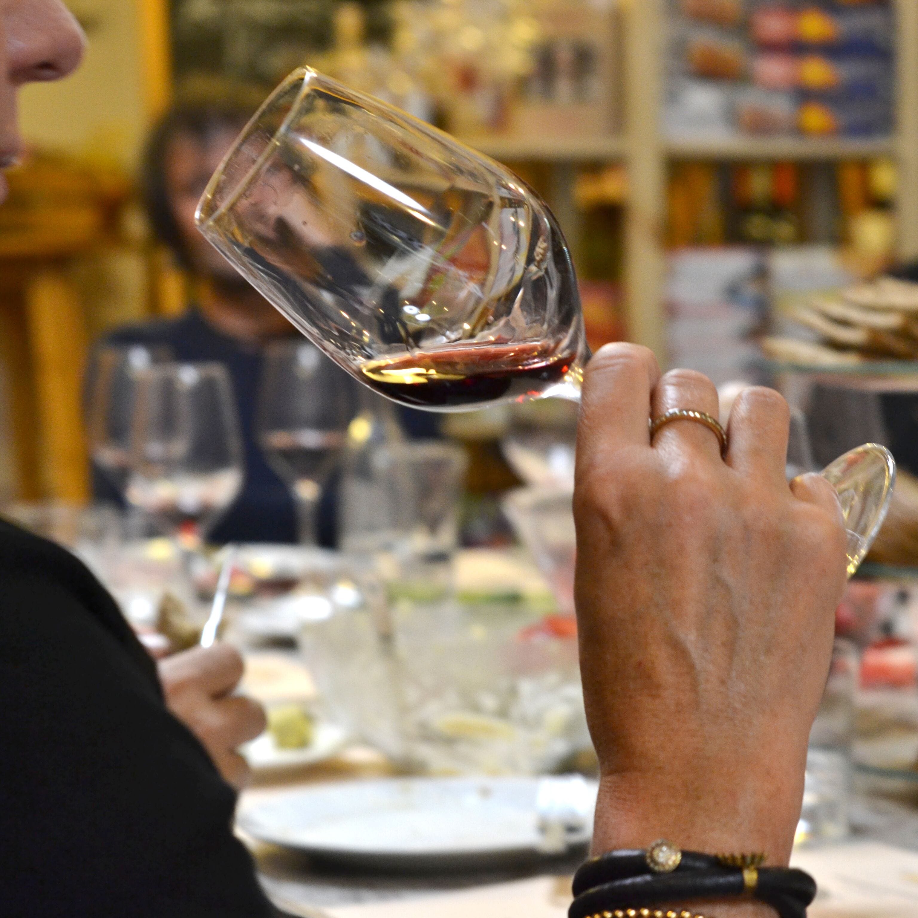 Weinprobe in Berlin: Kulinarischer Weinabend mit Sommelière