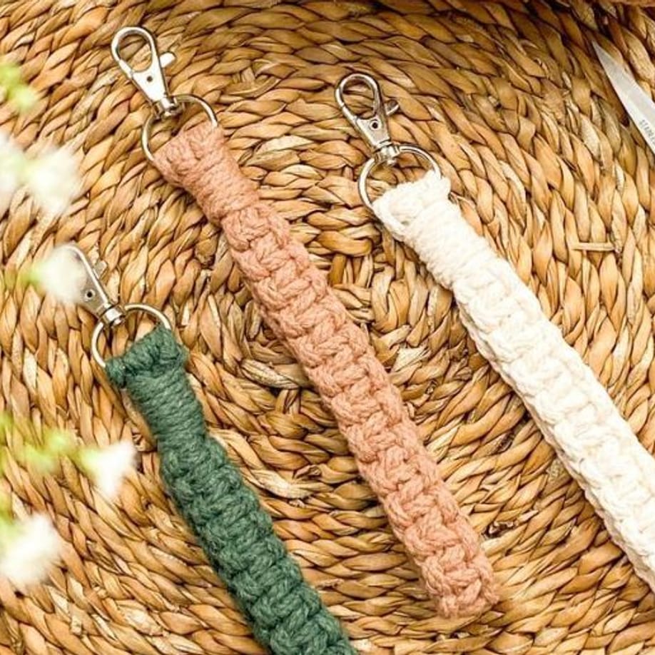 DIY Kreativzeit: Makramee Schlüsselanhänger knüpfen