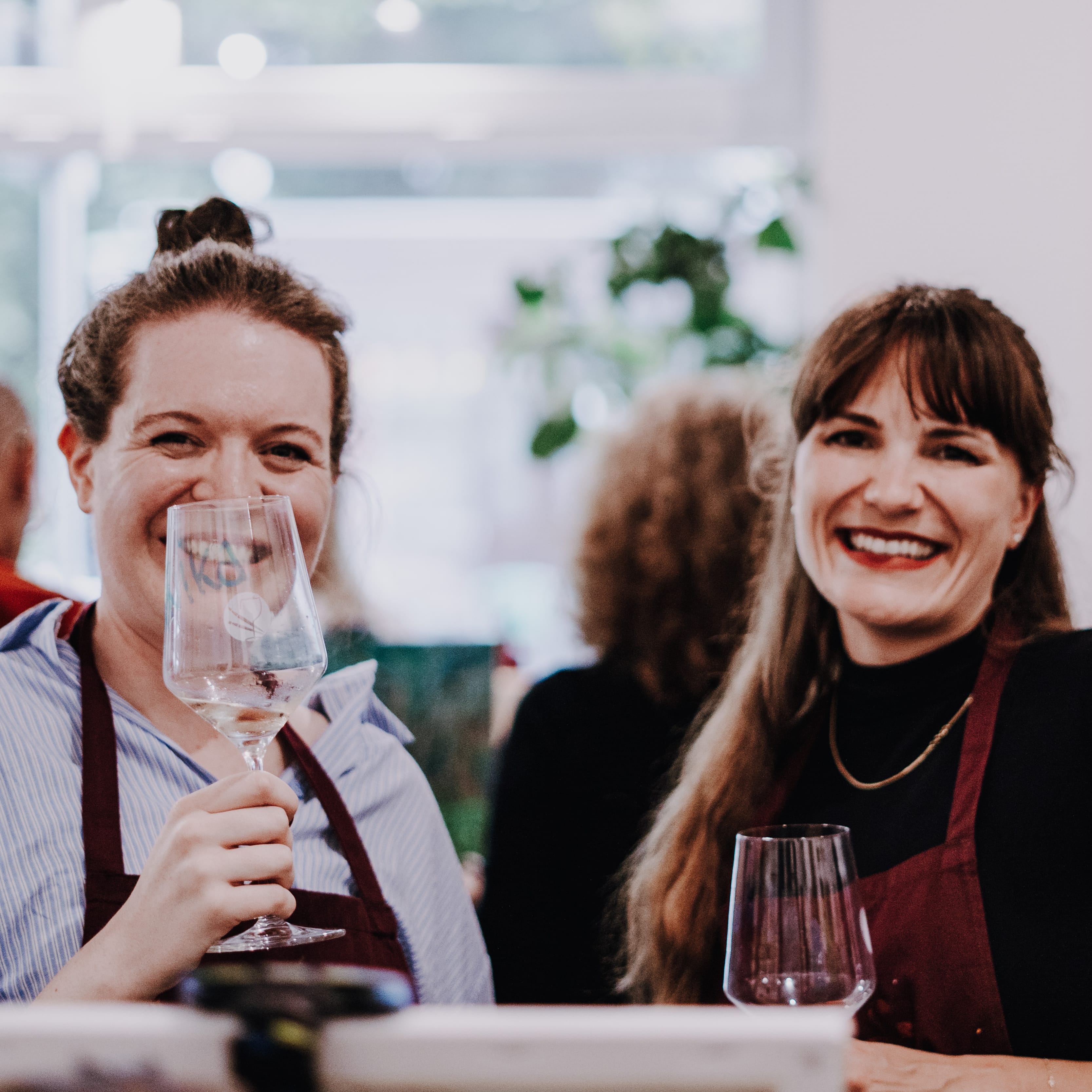 Weinprobe & Malsession in Hamburg: Entkorkte Kunst