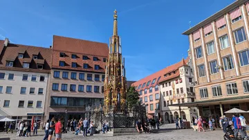 Nürnberg Schöner Brunnen