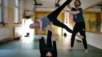 Acro - Side Star Position