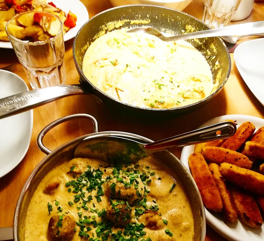 Hackfleischbällchen in Sherrysauce, Hähnchenkroketten