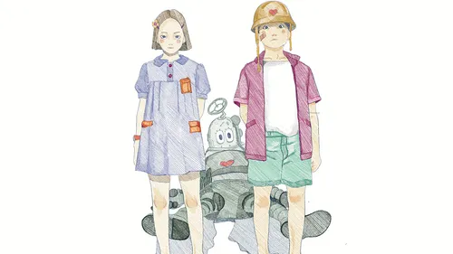 Zwei Kinder stehen neben einem Roboter im Hintergrund.