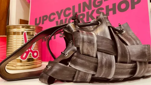Upcycling bag made of bicycle tube