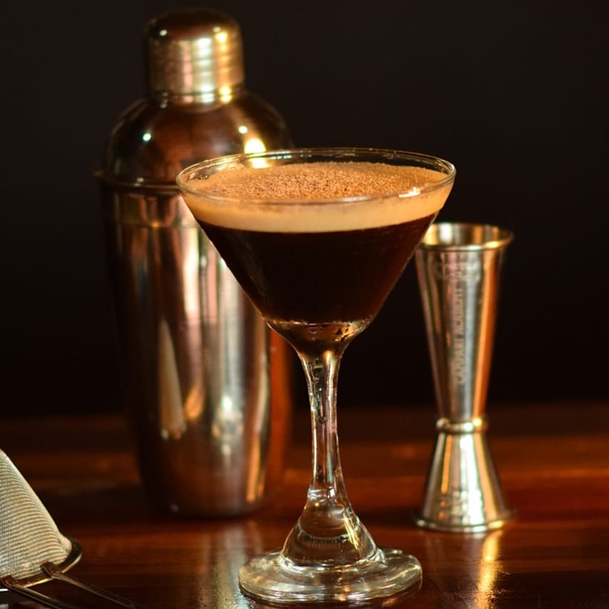 Cocktailkurs mit kostenlosen Tapas genießen in Düsseldorf