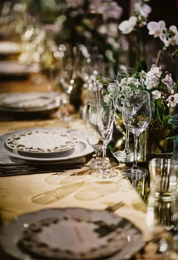 Elegant table setting with plates and glasses