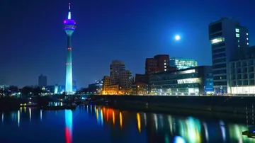 Rheinufer bei Nacht