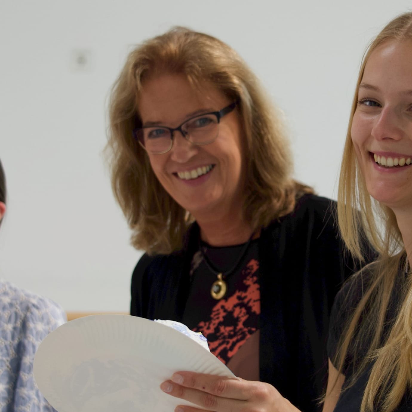 Yoga & Paint Teamevent: Aktiv und kreativ in Hamburg