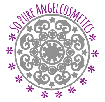 Kompliziertes Mandala-Design mit lila Text oben.