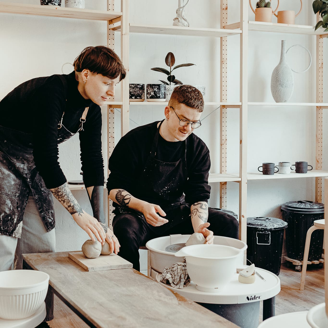 Privater Töpferkurs in Berlin: 2,5-stündiger Rad-Workshop