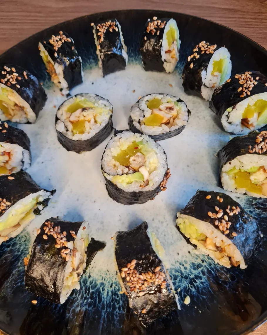Gimbap with sesame