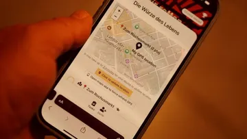 Handy zeigt Karte mit GPS-Standort.