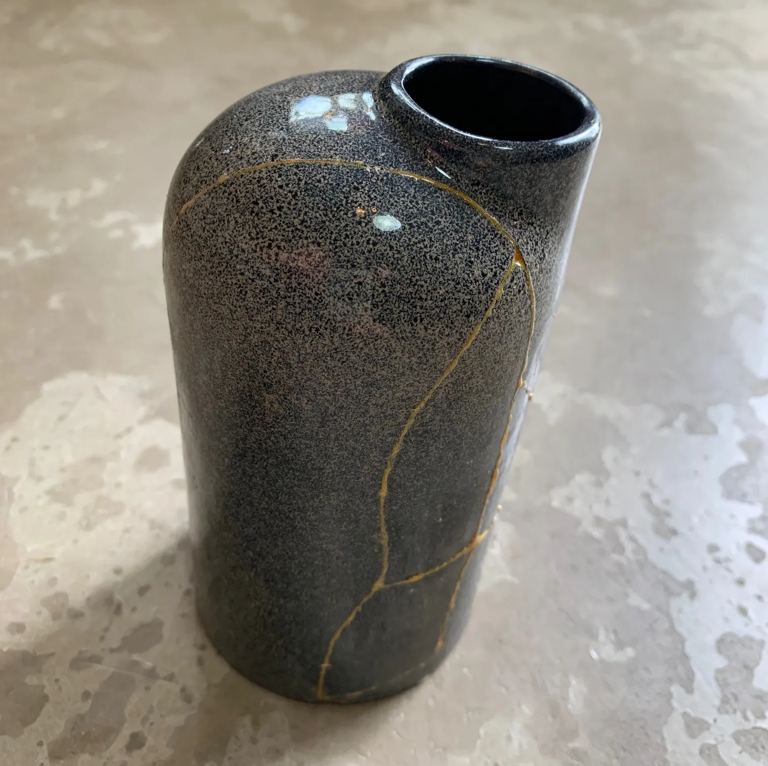 書 CONFRONTATIONAL CERAMICS Confrontational Ceramics: Schwartz, Judith S.: 9780812241396
