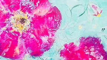 Abstrakte pinke Blumen auf hellblauem Hintergrund.