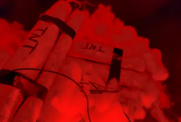 TNT-Stangen mit Drähten, rotes Licht.