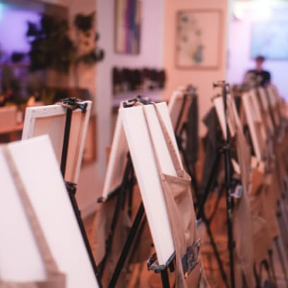 Techno & Paint in Berlin: Entkorkte Kunst mit Techno!