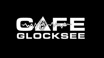 Logo mit Text 'Cafe Glocksee' auf schwarzem Hintergrund.