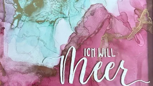 Colorful abstract background with German text.