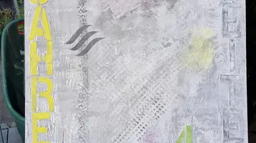 Abstract artwork with yellow text 'JAHR' vertically.