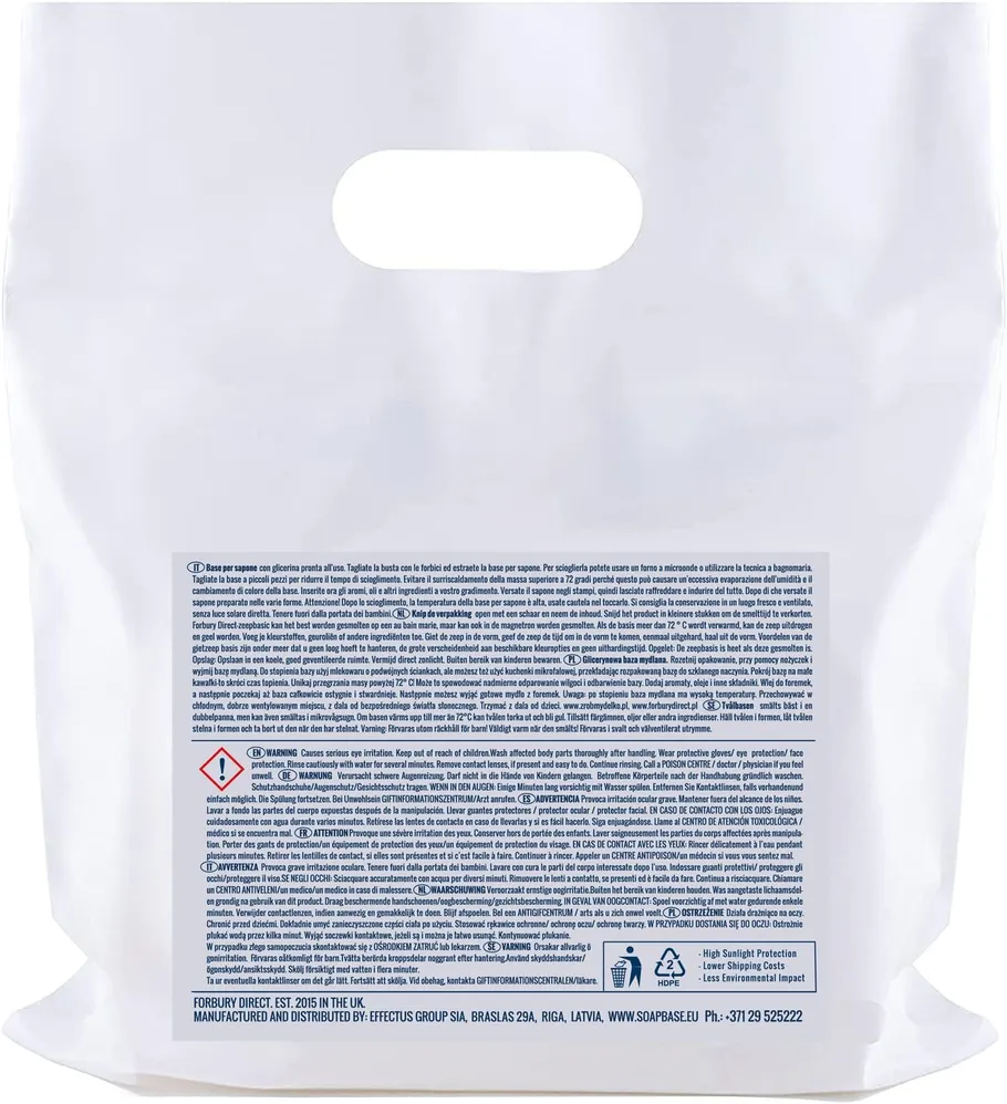 Weiße Tasche mit Griff und Text unten.