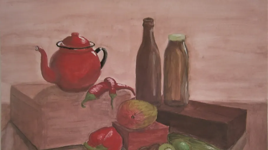 Stillleben mit rotem Teekessel und Obst.