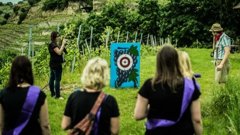 Personen im Weinberg, Zielspiel aufgebaut.