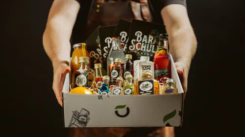 Cocktail course for at home: Your “Regular” cocktail box