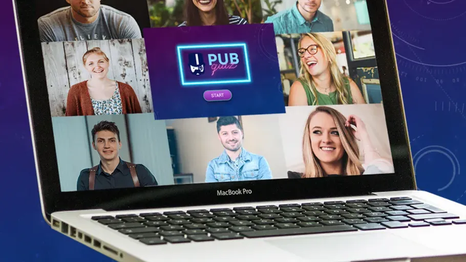 Laptop zeigt diverse Gruppen-Videoanruf.