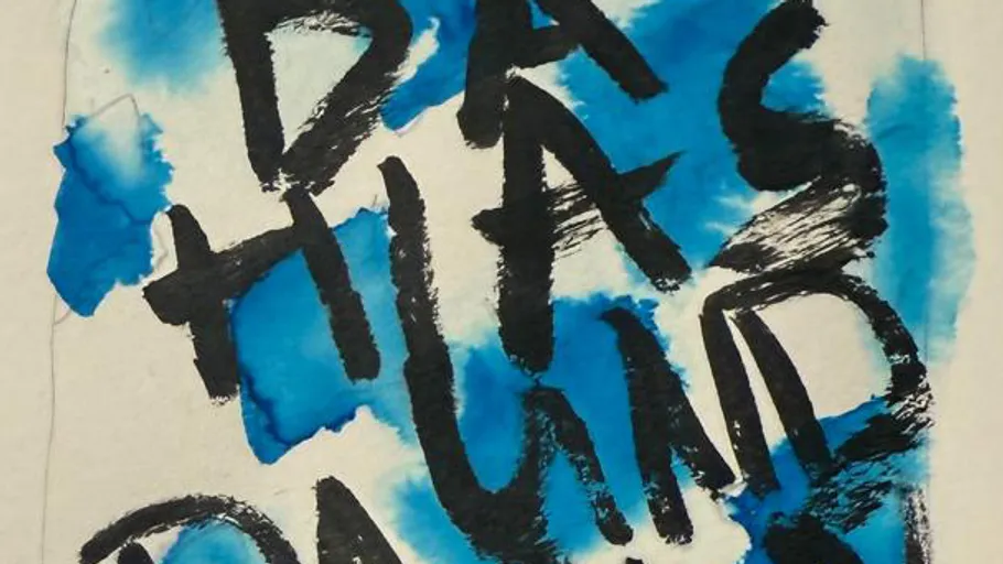Schwarzer Text auf blauem Aquarellhintergrund.